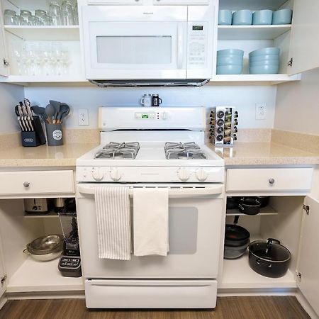 Ballston Getaway King Suite Arlington Bagian luar foto