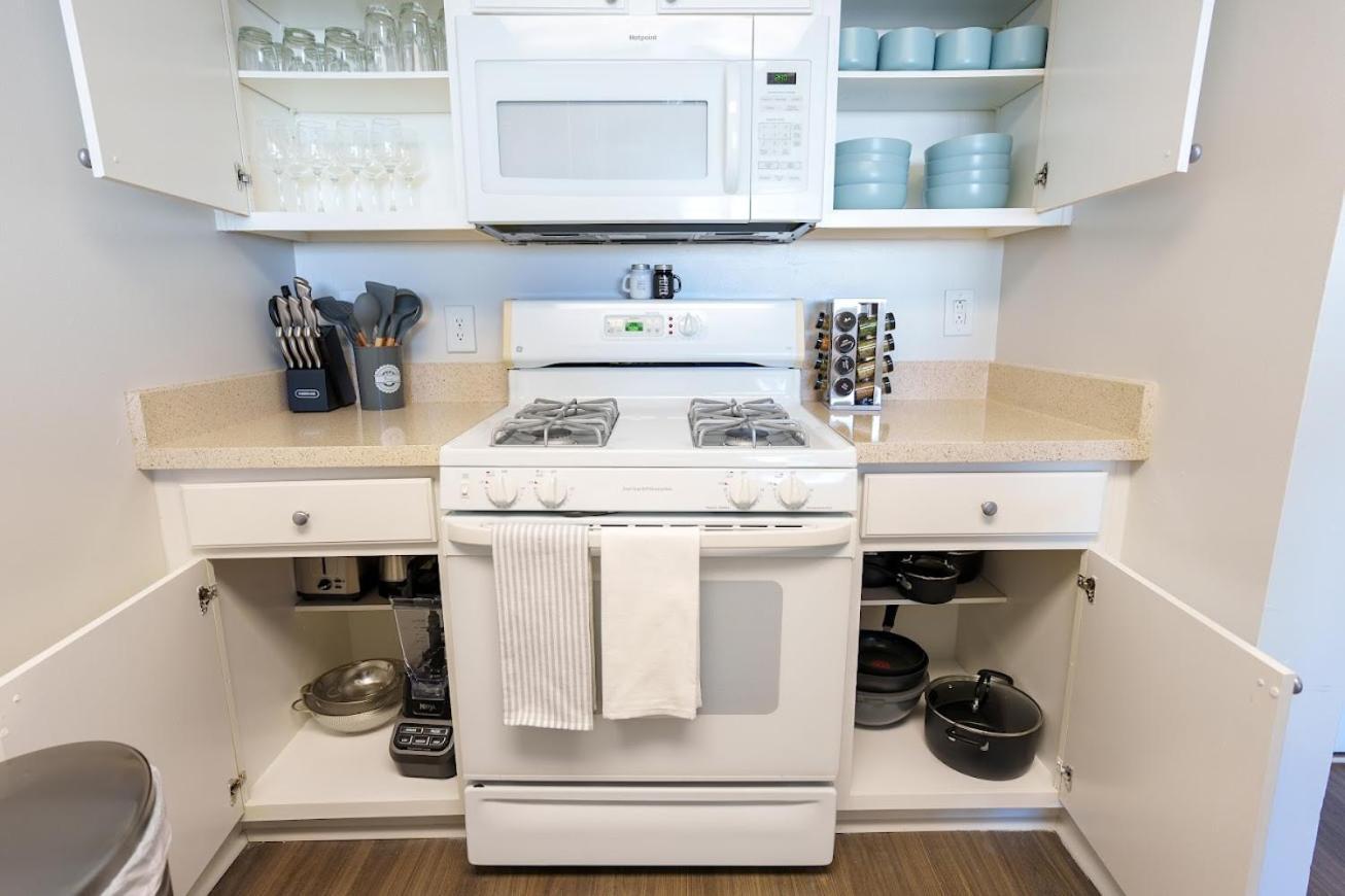 Ballston Getaway King Suite Arlington Bagian luar foto