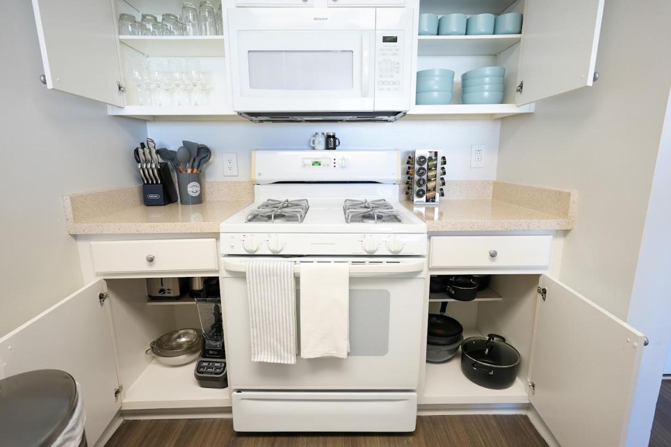 Ballston Getaway King Suite Arlington Bagian luar foto